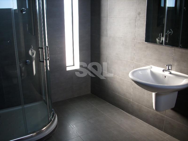 Penthouse in Ta' L-Ibrag To Rent
