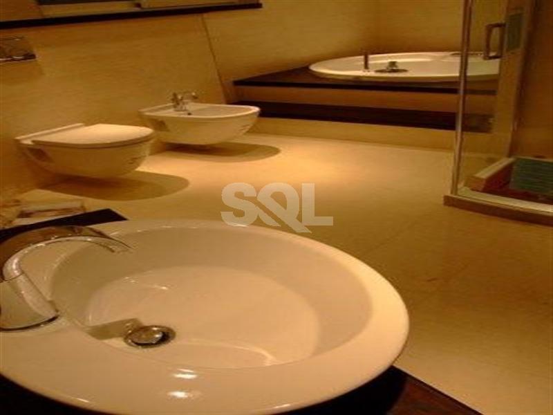 Penthouse in Ta' Xbiex To Rent