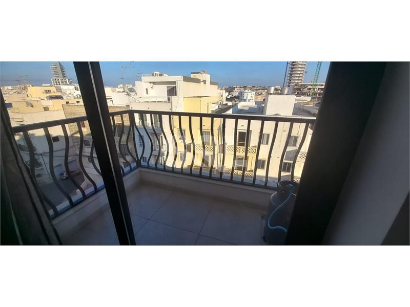 Apartment in Gzira To Rent