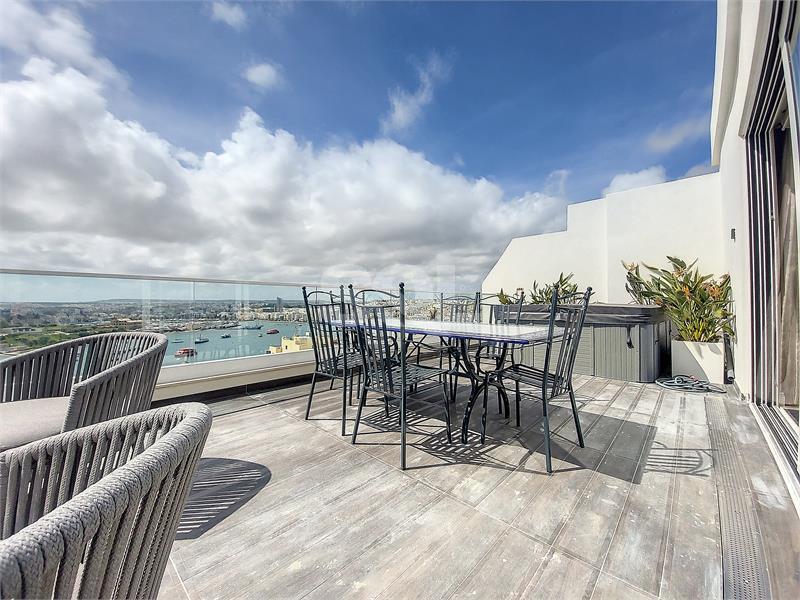 Penthouse in Sliema To Rent