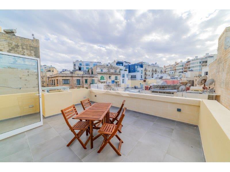 Townhouse in Sliema To Rent
