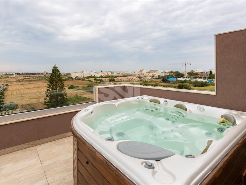 Ground Floor Penthouse in Ghaxaq To Rent