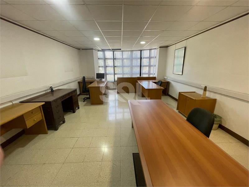 Detached Office in Pieta To Rent
