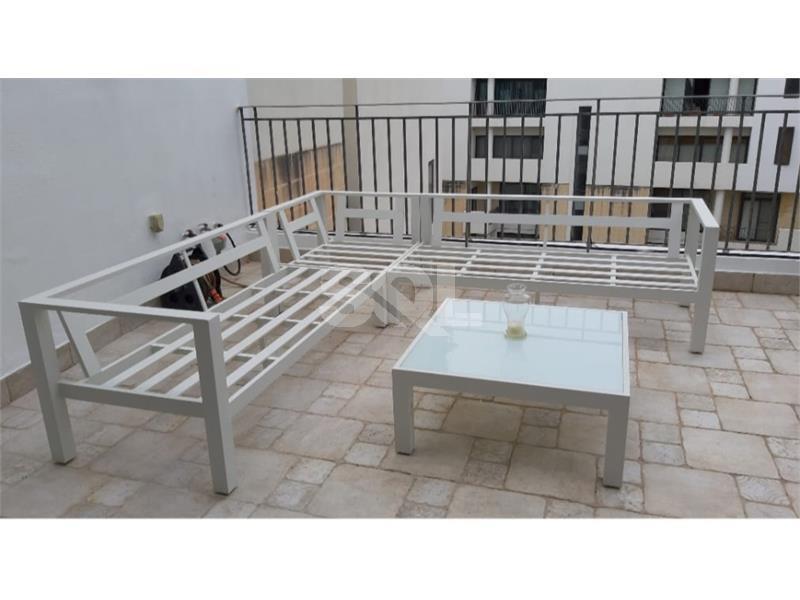Duplex Penthouse in Sliema To Rent