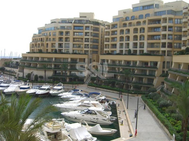 Apartment in Portomaso To Rent
