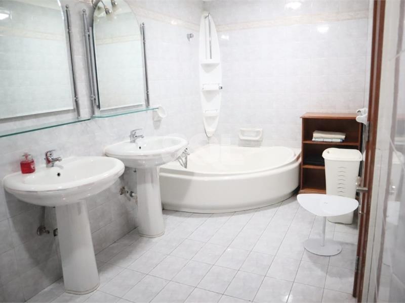 Apartment in Portomaso To Rent