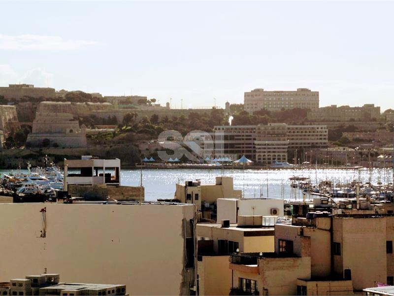 Penthouse in Gzira To Rent