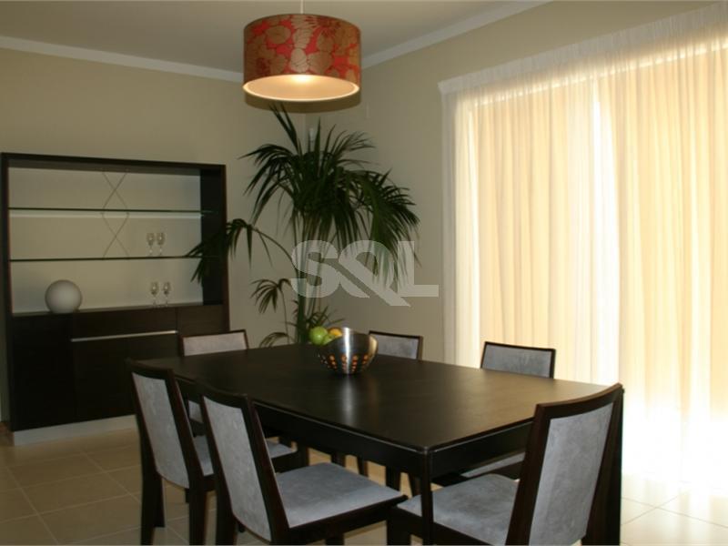 Villa in Attard To Rent