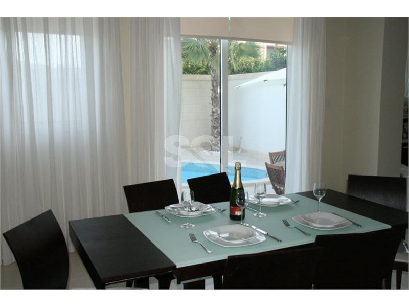 Villa in Attard To Rent