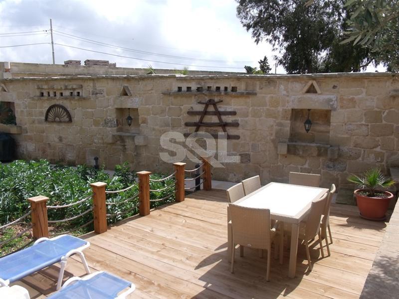 Detached Villa in Bidnija To Rent