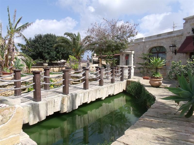 Detached Villa in Bidnija To Rent