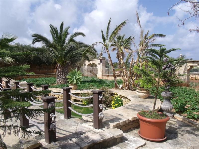 Detached Villa in Bidnija To Rent