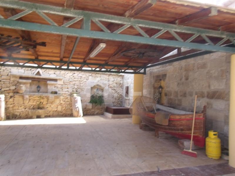 Detached Villa in Bidnija To Rent