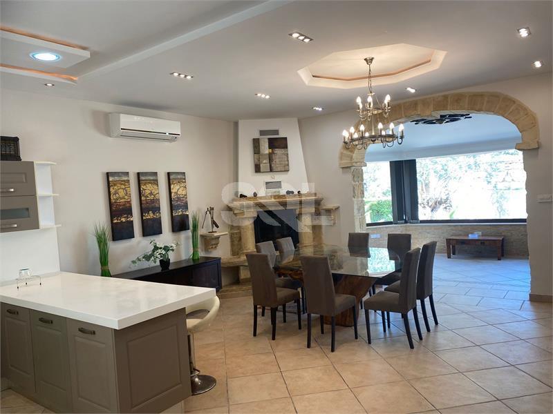 Detached Villa in Bidnija To Rent