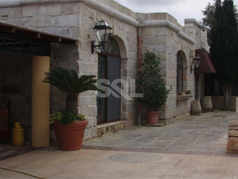 Detached Villa in Bidnija To Rent