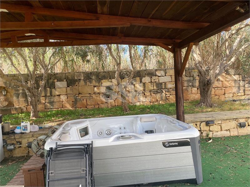 Detached Villa in Bidnija To Rent