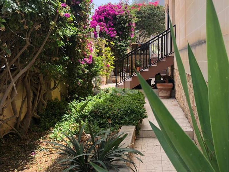 Villa in Swieqi To Rent