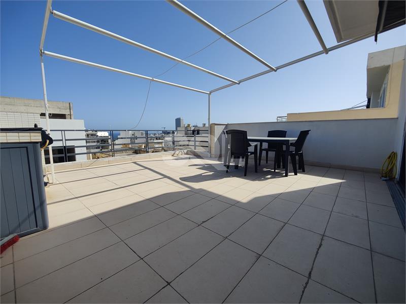 Penthouse in Ta' L-Ibrag To Rent