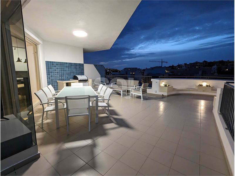 Penthouse in Gzira To Rent