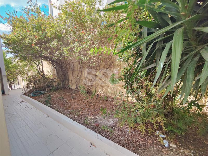 Detached Bungalow in Kappara To Rent