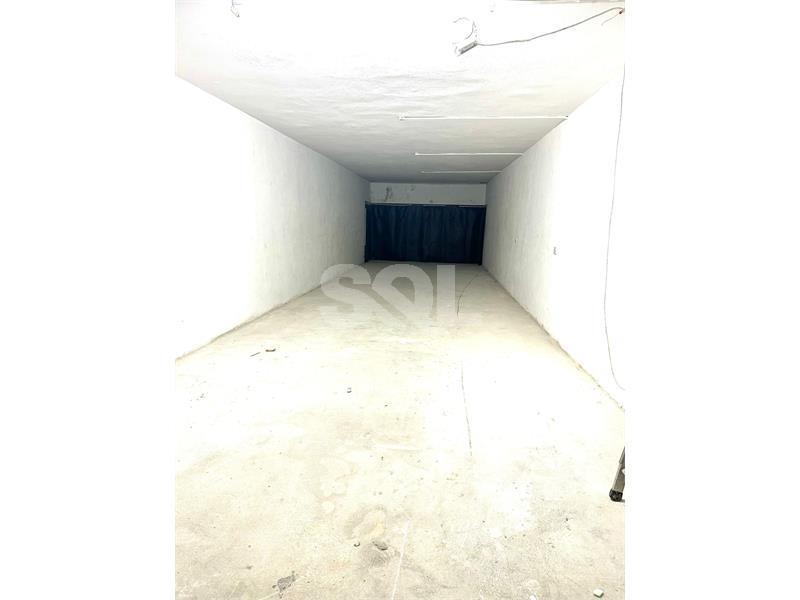 Garage in St. Julians To Rent