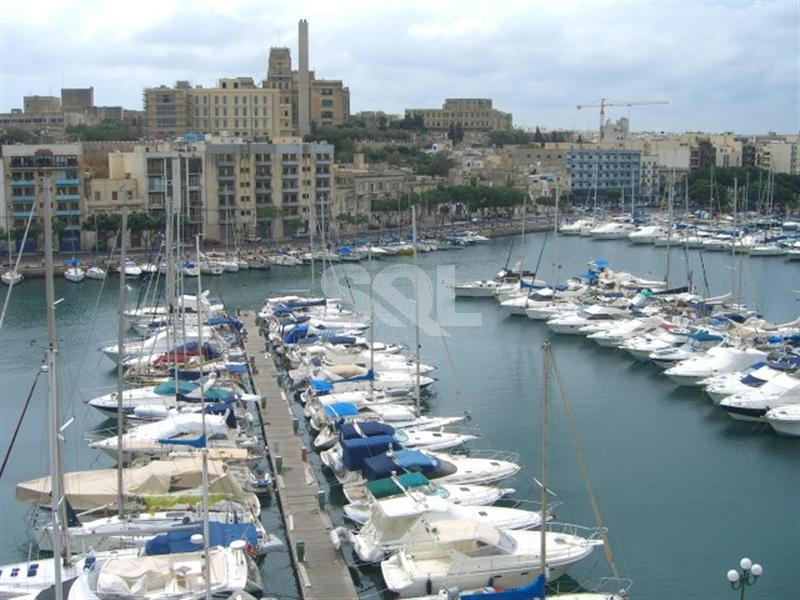 Apartment in Ta' Xbiex To Rent