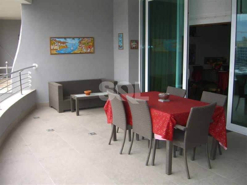 Apartment in Ta' Xbiex To Rent