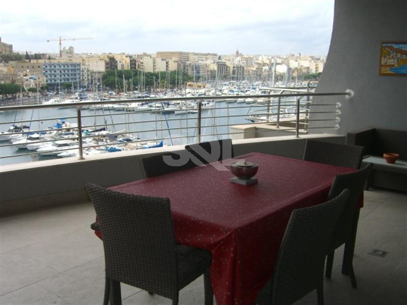 Apartment in Ta' Xbiex To Rent