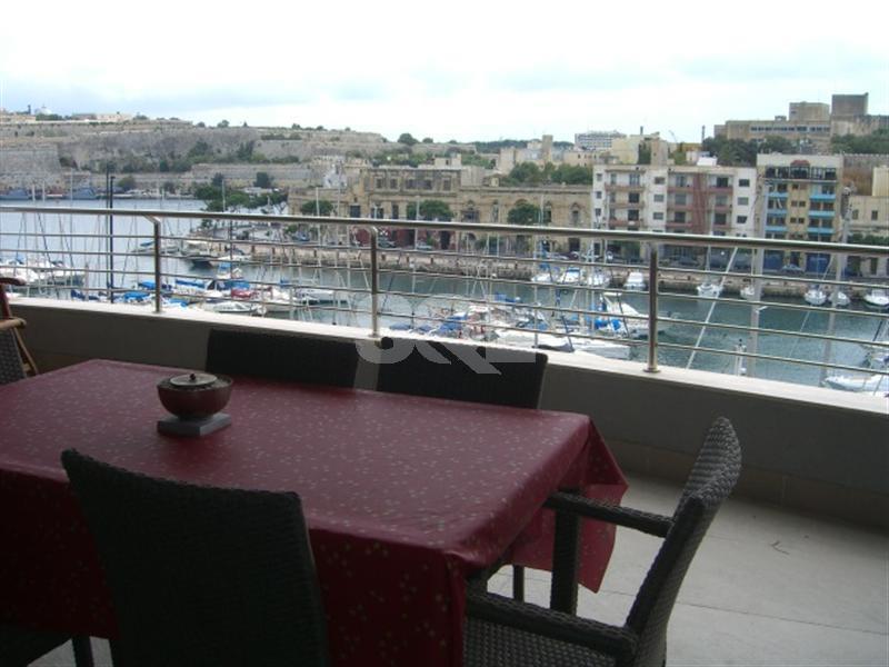 Apartment in Ta' Xbiex To Rent