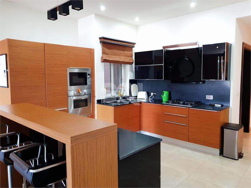Apartment in Ta' Xbiex To Rent