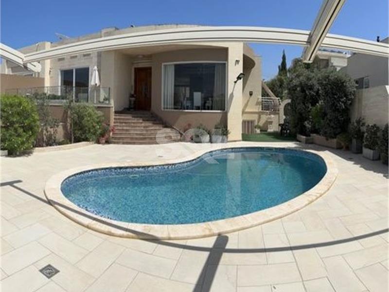 Bungalow in Naxxar For Sale