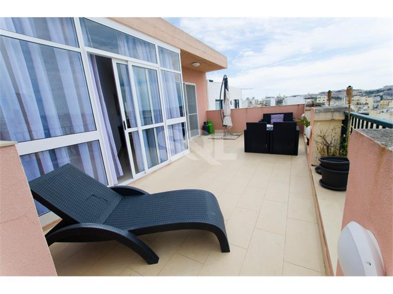 Duplex Penthouse in Gzira To Rent