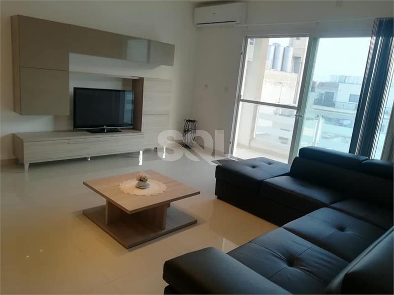 Apartment in Qawra To Rent