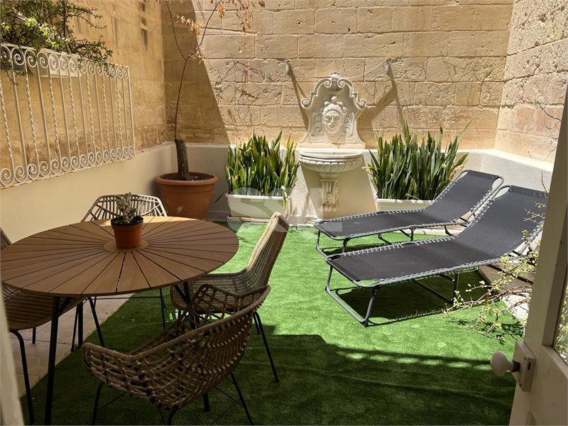 Townhouse in Sliema To Rent