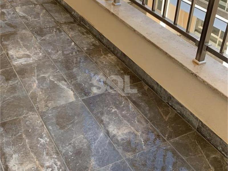 Apartment in Qawra To Rent