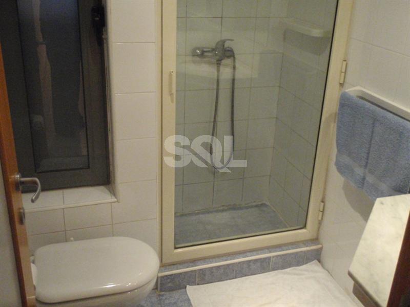 Apartment in The Gardens To Rent