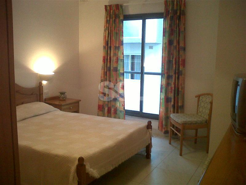 Apartment in The Gardens To Rent