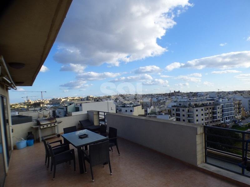 Penthouse in Gzira To Rent