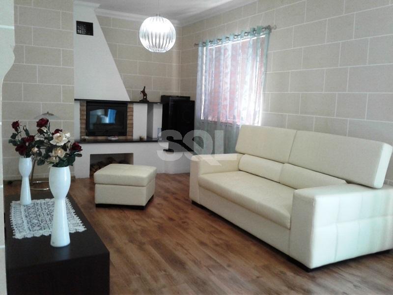 Semi-Detached Villa in Bahar ic-Caghaq To Rent