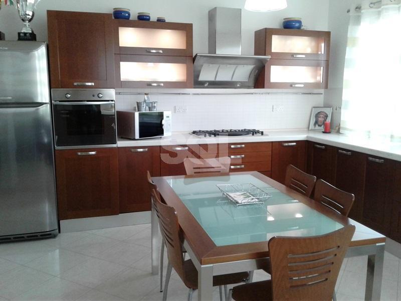 Semi-Detached Villa in Bahar ic-Caghaq To Rent