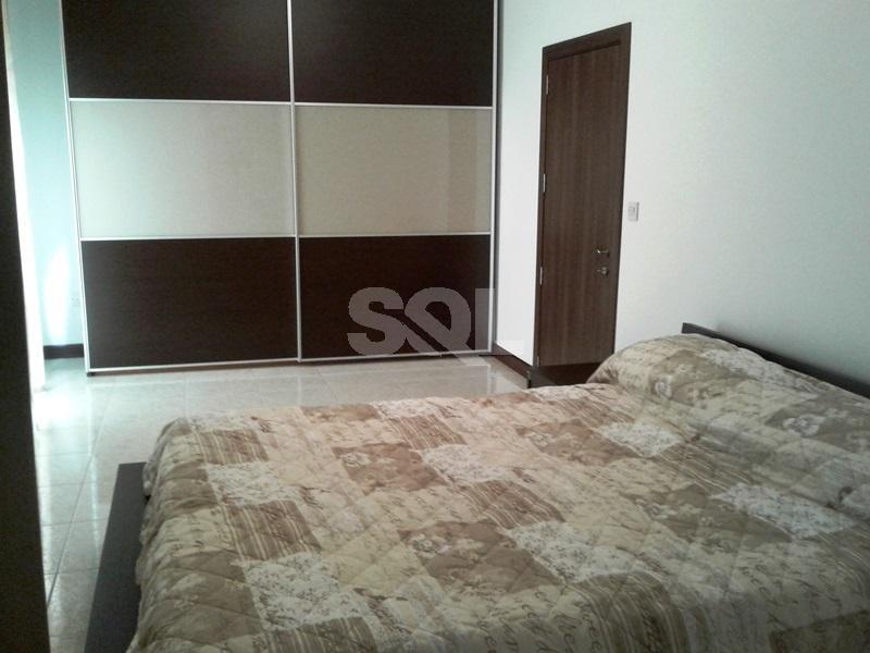 Semi-Detached Villa in Bahar ic-Caghaq To Rent