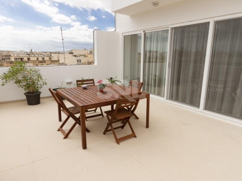 Penthouse in Gzira To Rent