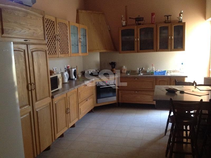 Penthouse in Zabbar To Rent