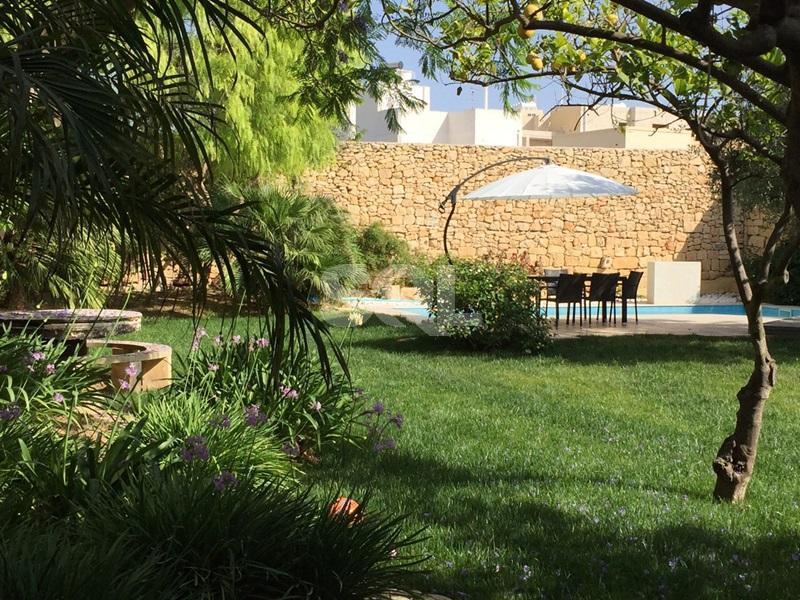 House of Character in Siggiewi To Rent