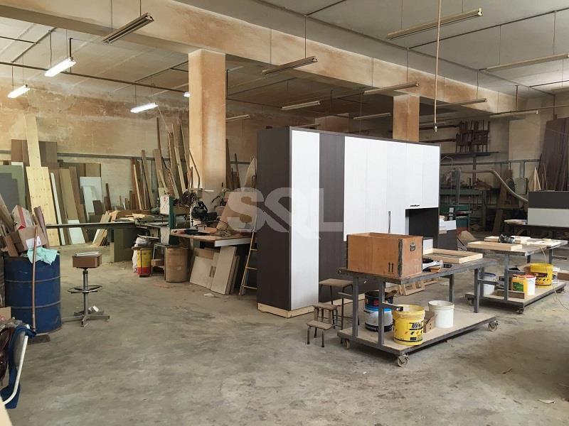 Warehouse in Mriehel To Rent