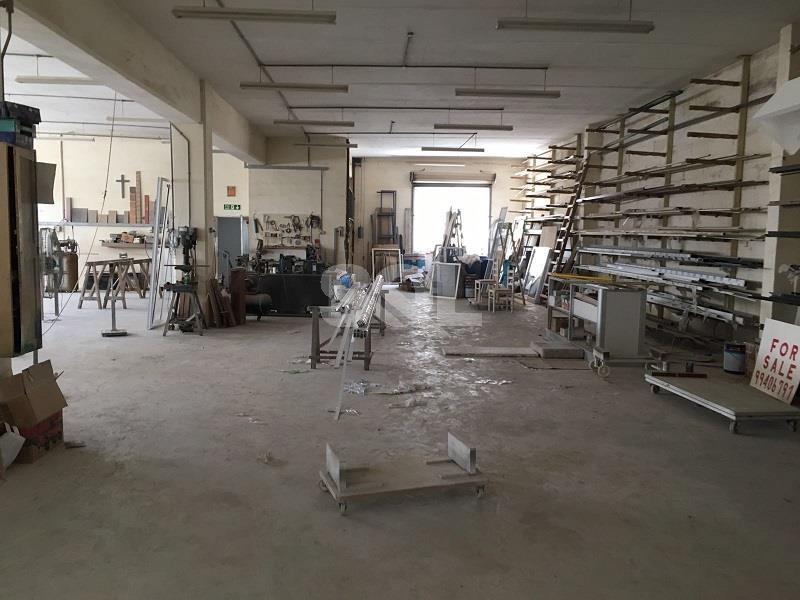 Warehouse in Mriehel To Rent