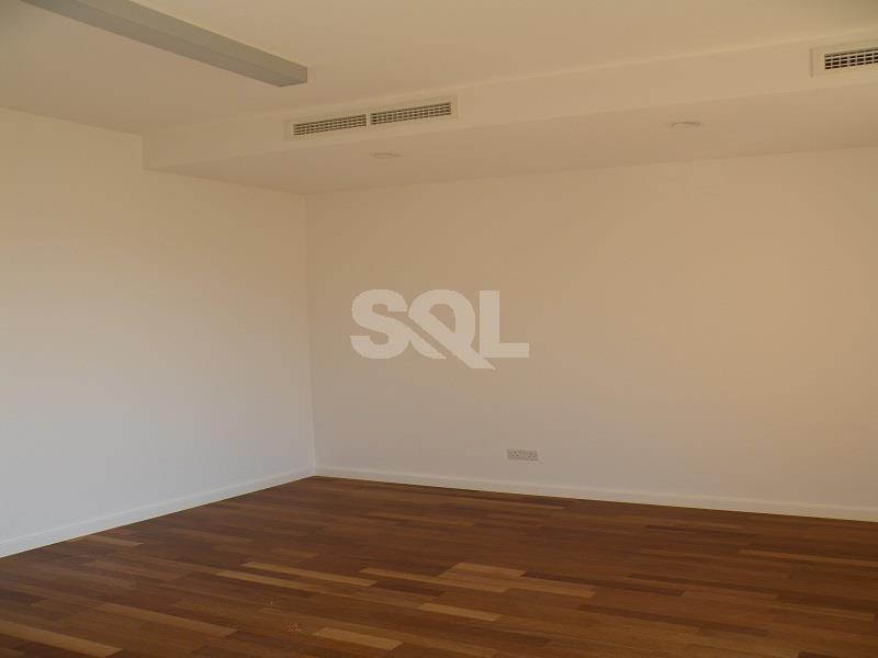 Apartment in Portomaso For Sale