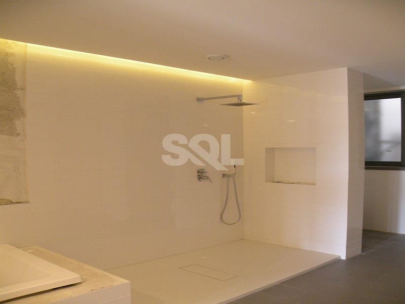 Apartment in Portomaso For Sale