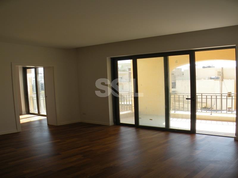 Apartment in Portomaso For Sale