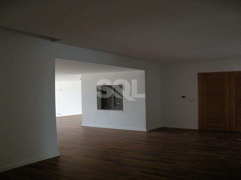 Apartment in Portomaso For Sale